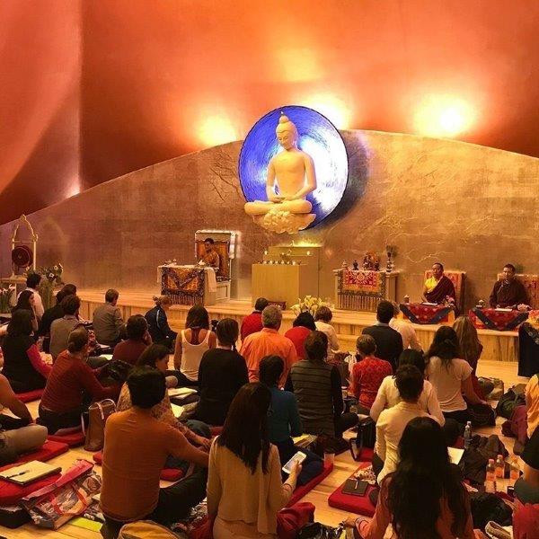 valle5 interior with Rinpoche teaching